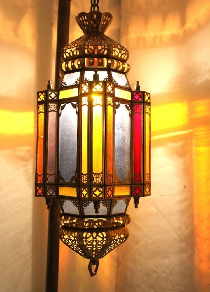 The use of Arabic lanterns
