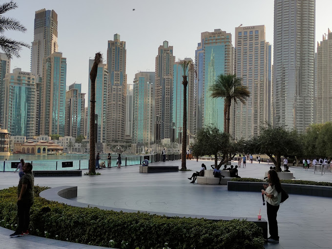 Dubai Mall To Burj Khalifa Walk & Distance