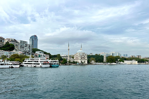 How to get from Asia to the European side of Istanbul by Ferry and Speedboats 