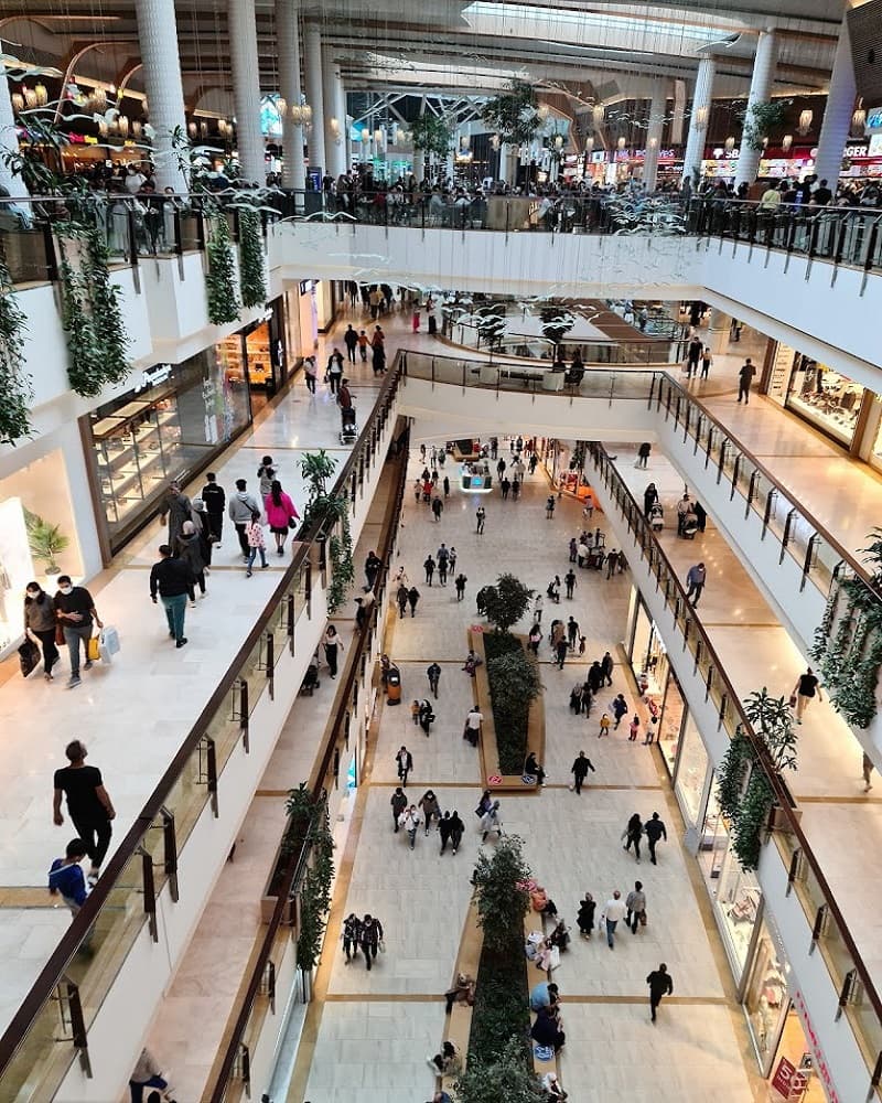 What is the biggest shopping mall in Istanbul?